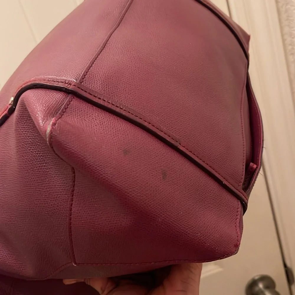 Tumi please check all picture of condition - Picture 11 of 17